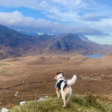 Tigh Mairi At Mary'S Thatched Cottages Elgol Экстерьер фото
