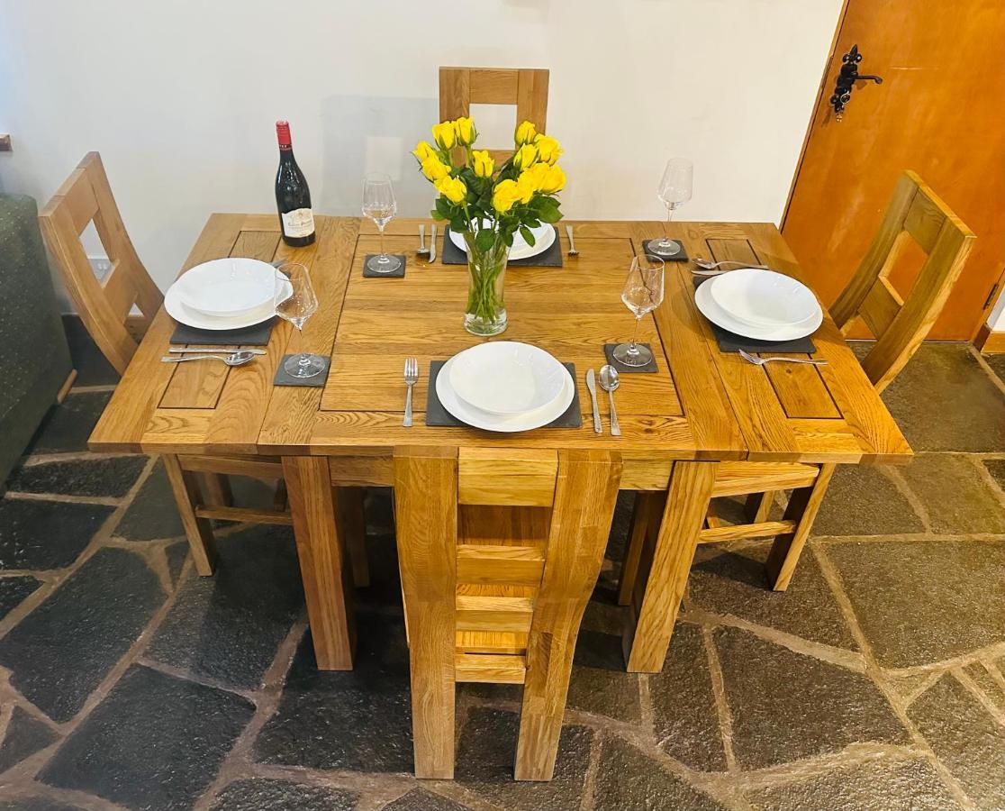 Tigh Mairi At Mary'S Thatched Cottages Elgol Экстерьер фото