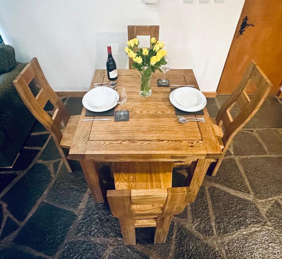 Tigh Mairi At Mary'S Thatched Cottages Elgol Экстерьер фото