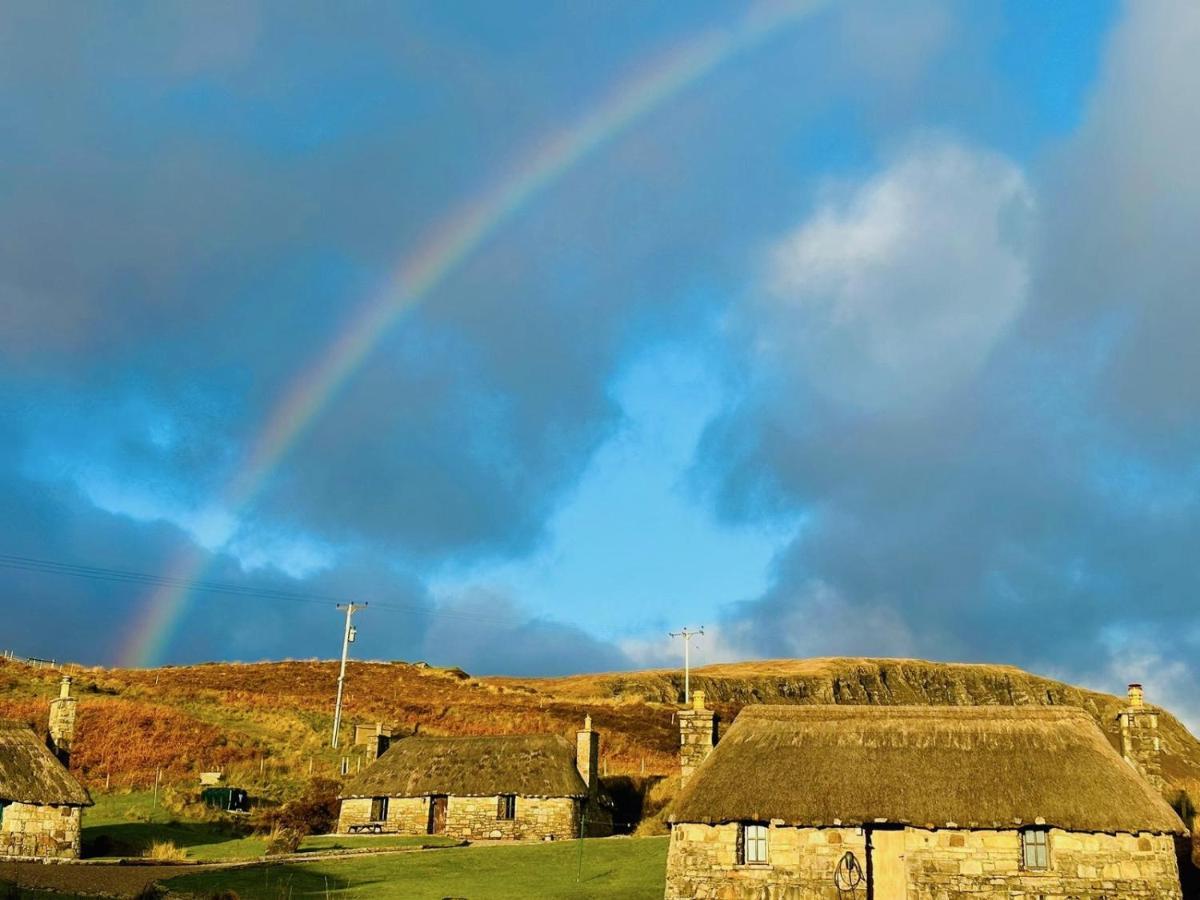 Tigh Mairi At Mary'S Thatched Cottages Elgol Экстерьер фото