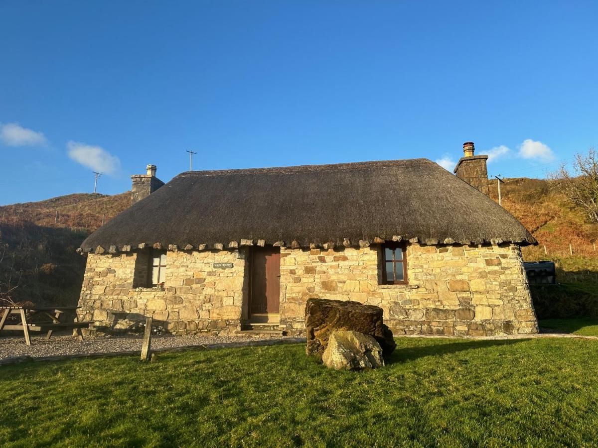 Tigh Mairi At Mary'S Thatched Cottages Elgol Экстерьер фото