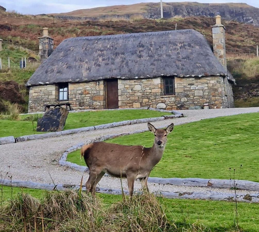 Tigh Mairi At Mary'S Thatched Cottages Elgol Экстерьер фото